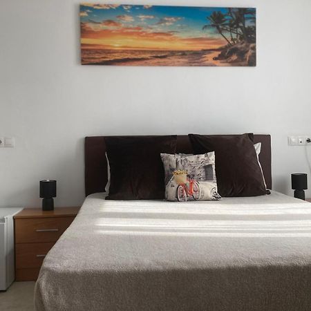 Room With Private Bathroom And Balcony Nearby The Mercado Central, Center And Beach Alicante Dış mekan fotoğraf