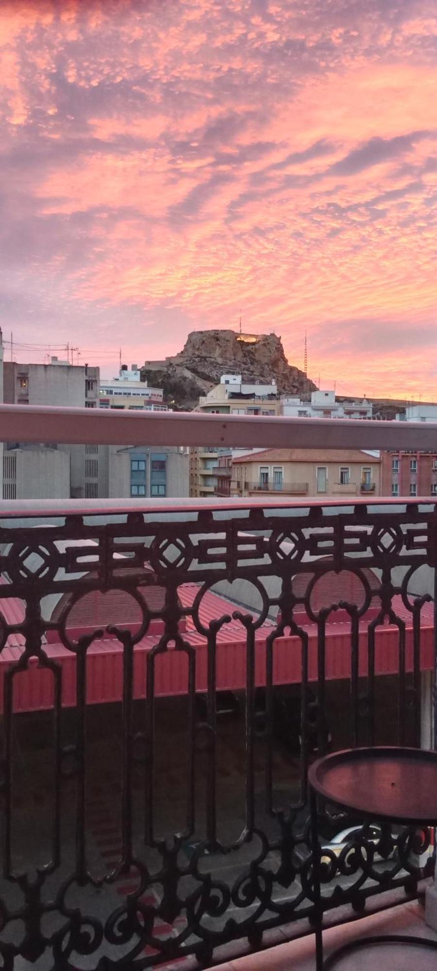 Room With Private Bathroom And Balcony Nearby The Mercado Central, Center And Beach Alicante Dış mekan fotoğraf