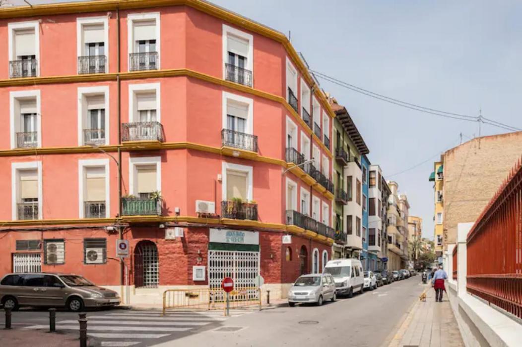 Room With Private Bathroom And Balcony Nearby The Mercado Central, Center And Beach Alicante Dış mekan fotoğraf