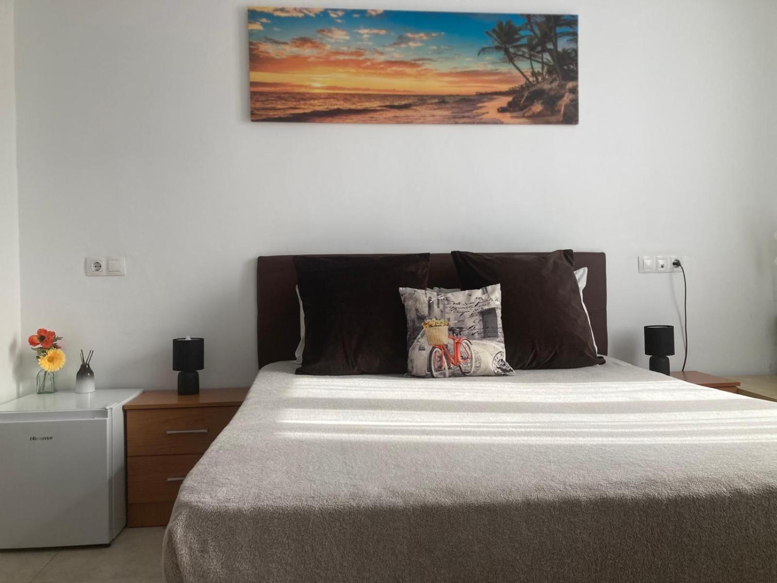 Room With Private Bathroom And Balcony Nearby The Mercado Central, Center And Beach Alicante Dış mekan fotoğraf